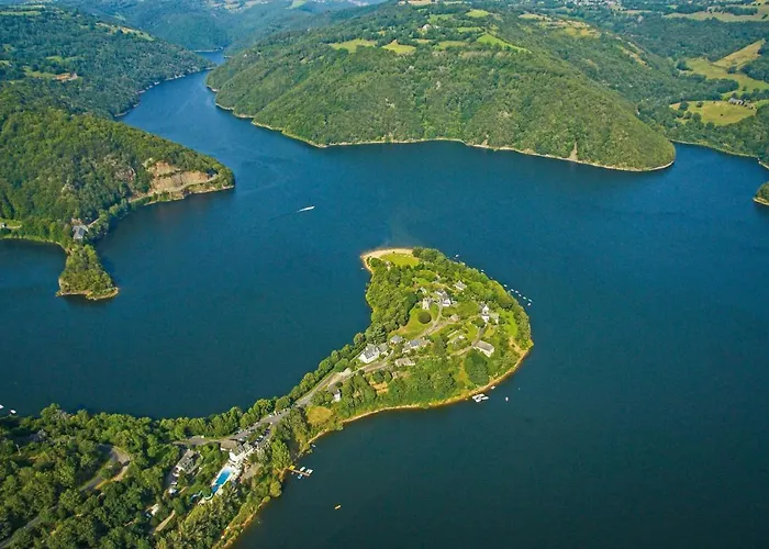 De Suzanne Avec Sauna Privatif Dom wakacyjny Brommat