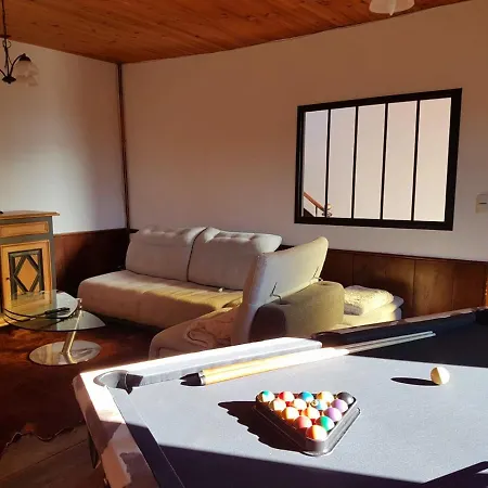 De Suzanne Avec Sauna Privatif Holiday home Brommat
