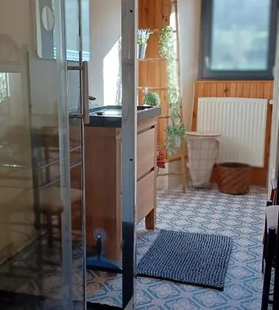 De Suzanne Avec Sauna Privatif 펜션 Brommat