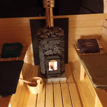 De Suzanne Avec Sauna Privatif Holiday home Brommat