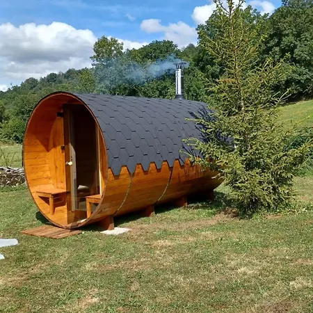 De Suzanne Avec Sauna Privatif 펜션 *